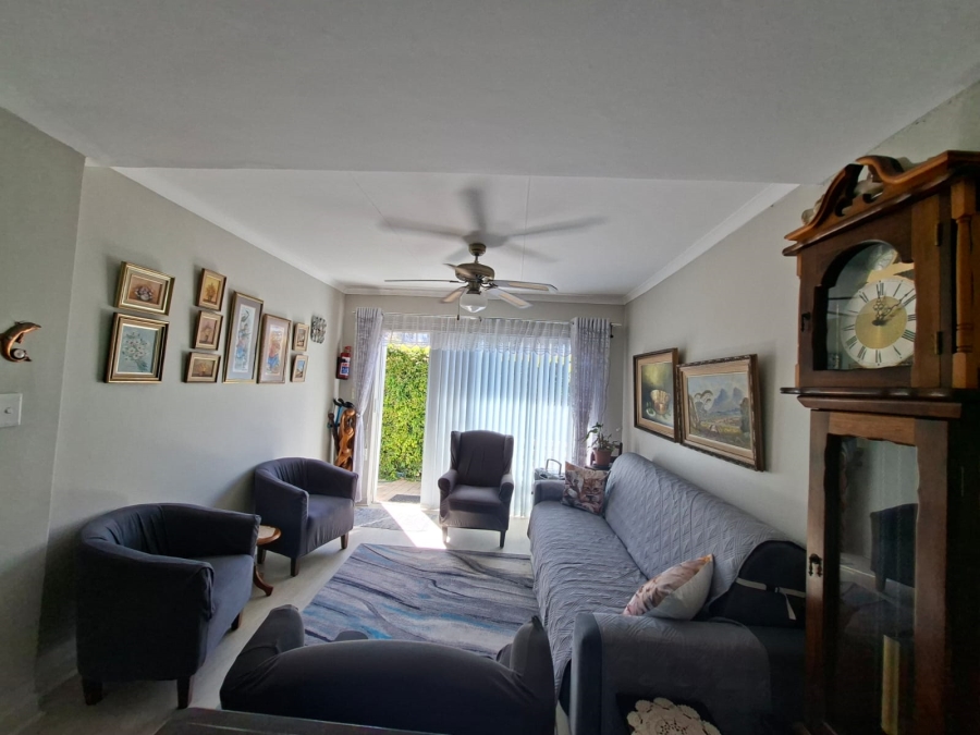 2 Bedroom Property for Sale in Hartenbos Central Western Cape